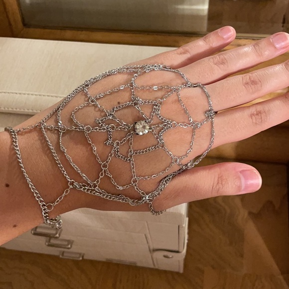 Spider web hand bracelet 🕸 - Picture 2 of 4